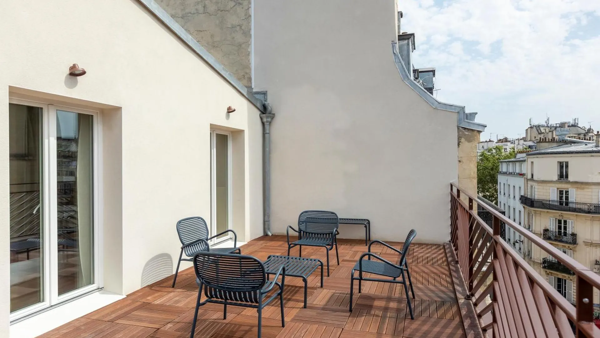 Fl By Sweett Hotel