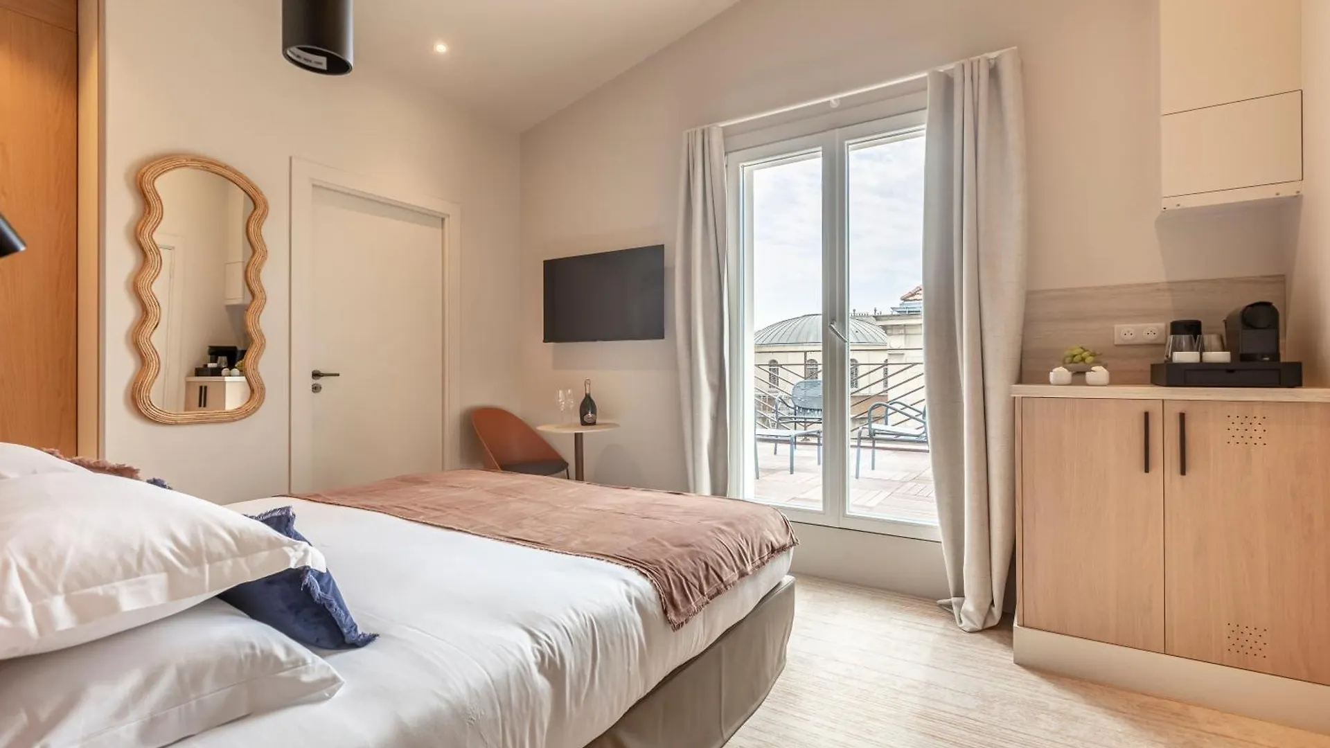 Fl By Sweett Hotel Paris